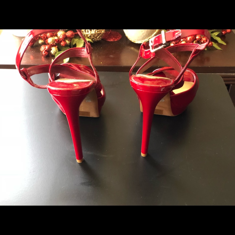 Red patent leather 👠